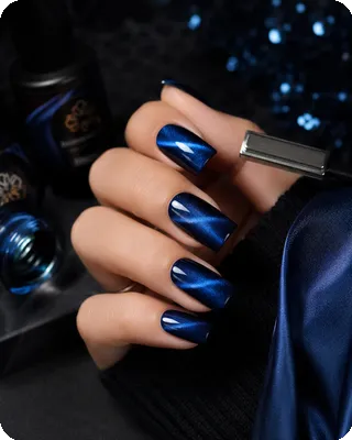 Metallic Blue Square Nails with Cat-Eye Effect